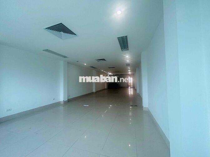 Cho thuê sàn văn phòng Hoàng Quốc Việt 120m2 giá 16tr/th