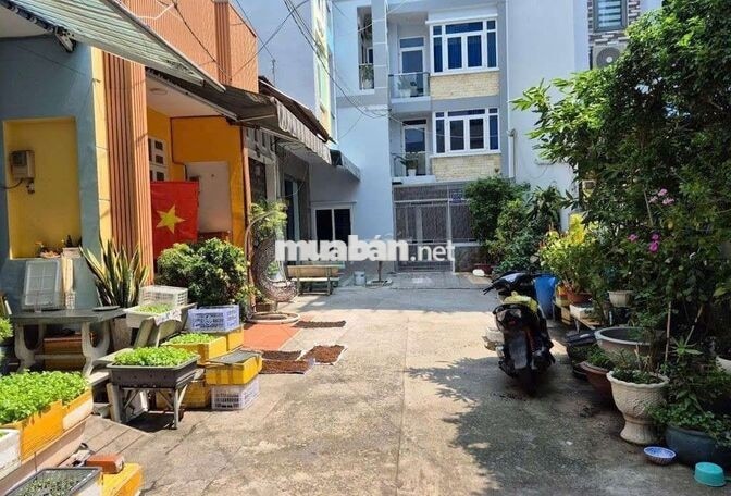 cho thuê nhà Đô Đốc Chấn 2PN, 1WC 10tr