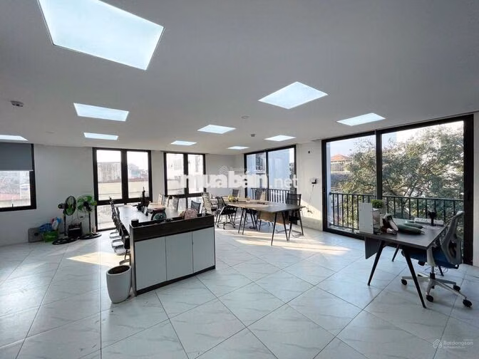 Lô góc 2 mặt thoáng cho thuê sàn 70m2 tại Hoàng Quốc Việt chỉ 14,5tr
