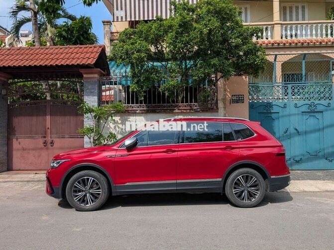 Volkswagen Tiguan Allspace 2023 Đỏ 10.500 km
