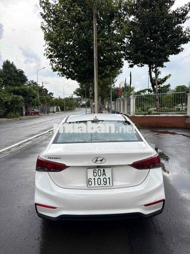 Hyundai Accent Trắng Số sàn Xăng 5 chỗ 2019