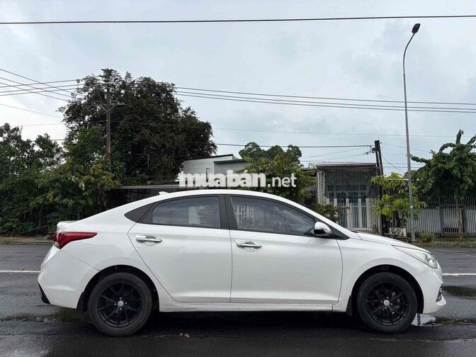 Hyundai Accent Trắng Số sàn Xăng 5 chỗ 2019