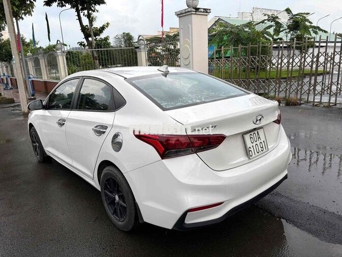 Hyundai Accent Trắng Số sàn Xăng 5 chỗ 2019