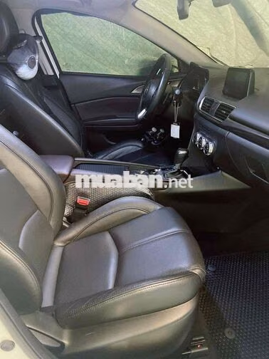 Mazda 3 2.0 Facelift 2018 Trắng ODO 28000 km