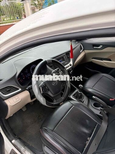 Hyundai Accent Trắng Số sàn Xăng 5 chỗ 2019