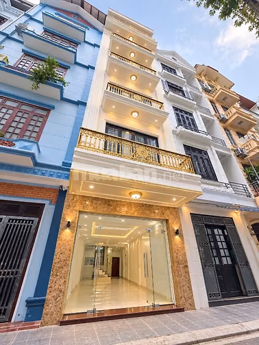 Cho Thuê Nhà 6T Phạm Tuấn Tài - Thang Máy, Thông Sàn, Vỉa Hè, Ô Tô 