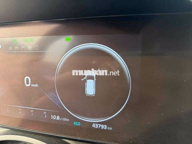 Kia Carnival Signature 2023 lên sàn gỗ