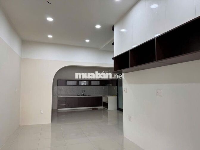 🔥HXH Ngang 12m Nguyễn Văn Trỗi, Tân Bình – 180m² – Trệt Lầu-Sân ĐậuOto