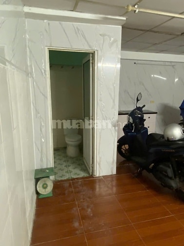 Phòng mặt tiền Đinh Bộ Lĩnh ngay Bến Xe, 40m2, 5tr