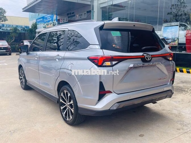 Toyota Veloz Cross TOP 2024 Bạc 133000 km