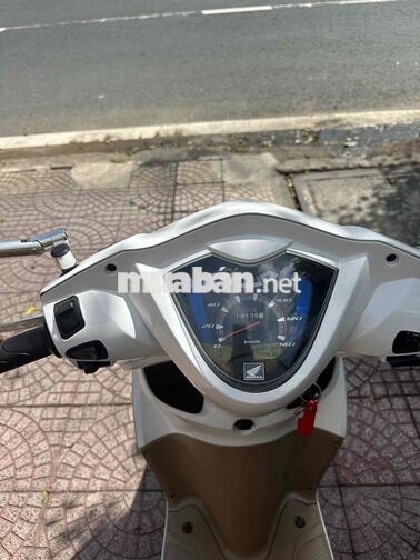 Honda Vision 2014 zin dep vĩnh long