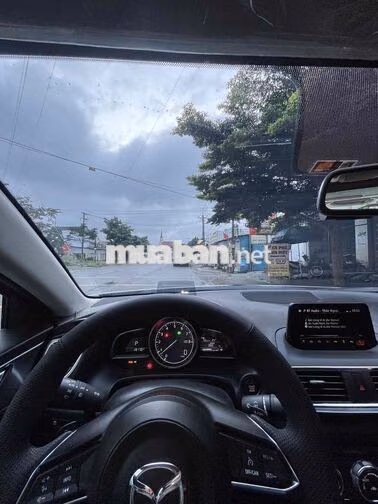 Mazda 3 2.0 Facelift 2018 Trắng ODO 28000 km
