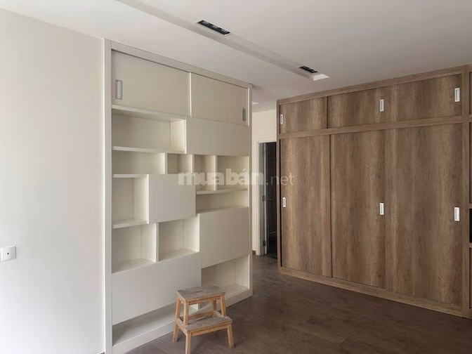 Cho thuê Villa Riviera An Phú, 300m2, 3 tầng, 4PN, sân vườn rộng