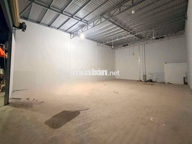 Cho thuê kho mới xây 200m2 giá 7 triệu/ tháng 