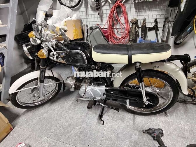 Honda SS50 Đen, Trắng