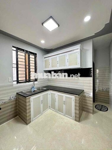 Người thân cần bán nhà đẹp ở lê văn khương