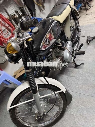 Honda SS50 Đen, Trắng