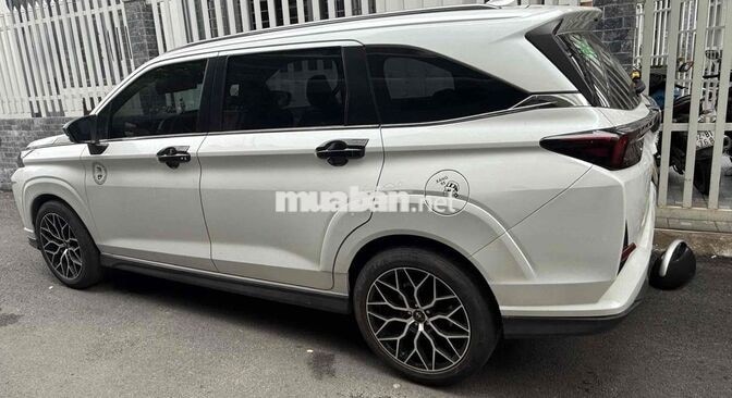 Toyota Veloz Cross 2023 Trắng 7 chỗ