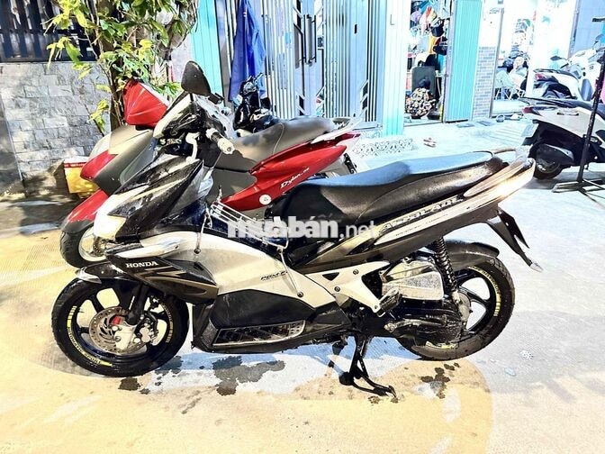 Honda Air Blade Đen bạc Xăng phun điện tử