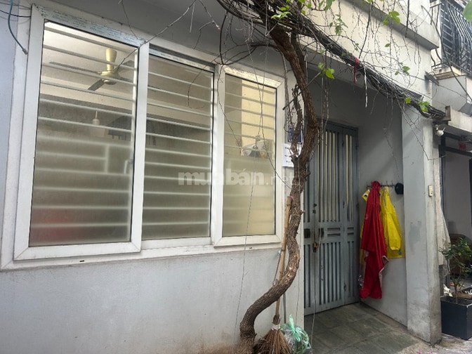 Cho thuê nhà Phố Bồ Đề 35m2. 4 tầng 