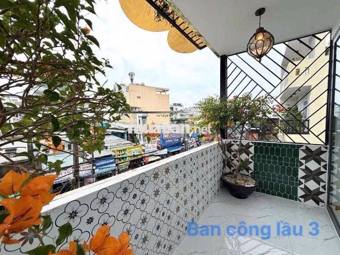 vị trí thuận tiện - chủ bán gấp mặt tiền Phan Văn Tri, Bỉnh Thạnh