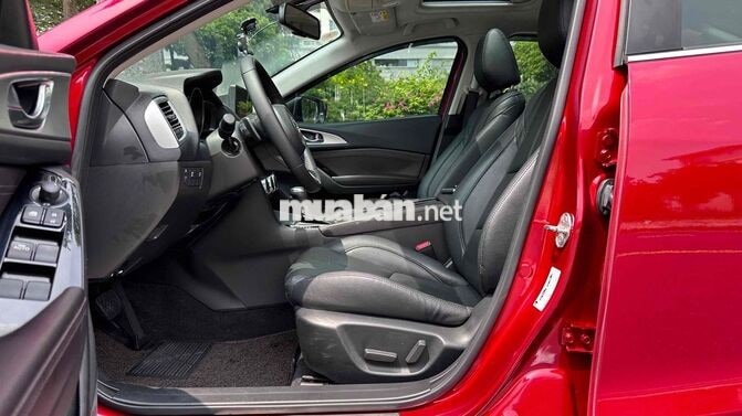 Mazda 3 Luxury 2019 Đỏ pha lê Tự động