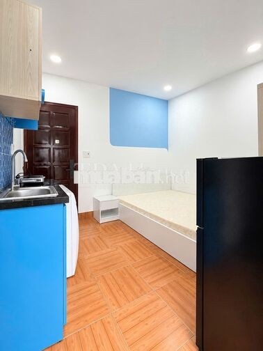 Căn hộ dịch vụ có ban công máy giặt riêng gần FTU, UTH, Hutech,...