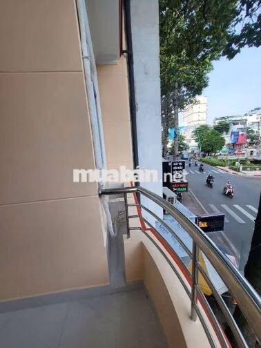 Cho thuê nguyên căn Mặt tiền Hoàng Sa, 40m2 x 4 tầng, lửng
