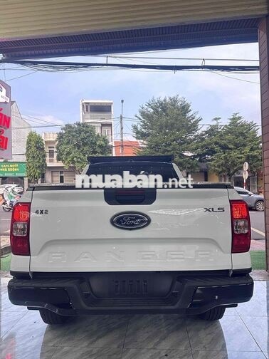 Ford Ranger XLS 2024 2 cầu Tự động Trắng