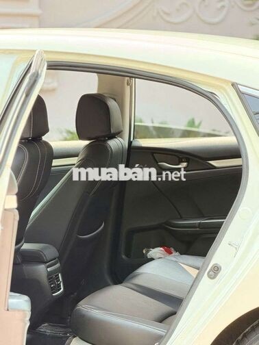 Honda Civic 2018 E 1.8 Bản Full Option Trắng