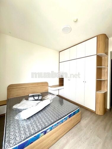 Cho thuê căn 2PN 2WC Ban Công - Full nội thất View Hồ Bơi