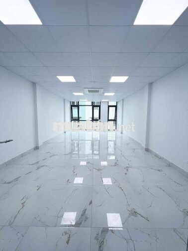 Cho thuê sàn 80m2 Hoàng Cầu giá 16tr/th, thang máy, hầm xe bảo vệ 24/2