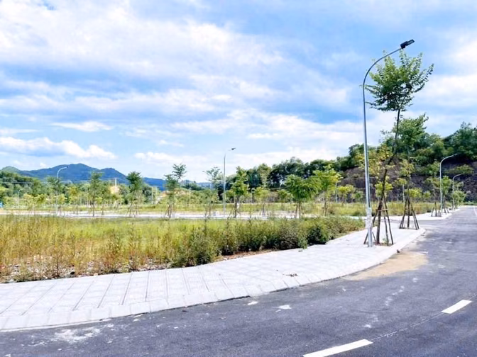 Bán đất nền Mông Hóa 85m2 full thổ cư, mặt tiền 7m, giá hơn 700 tr