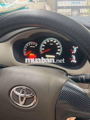 Toyota Innova E 2015 Bạc 8 chỗ