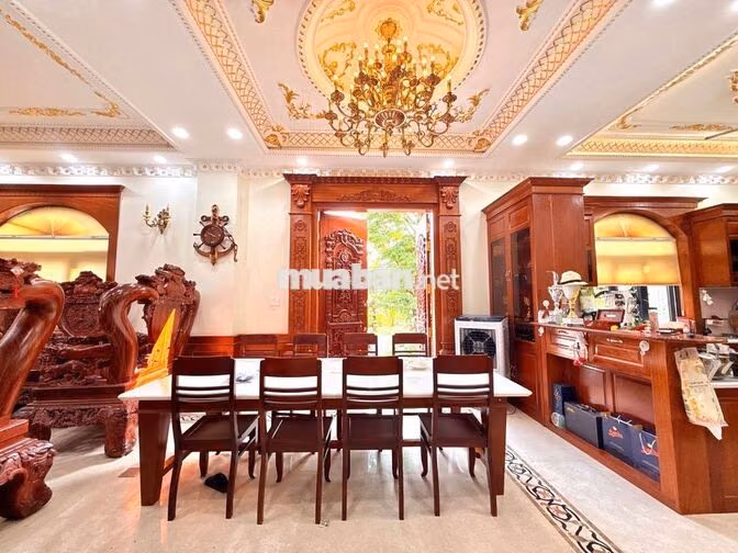 BIỆT PHỦ SÂN VƯỜN-FULL NỘI THẤT-KẾ VINHOME HÓC MÔN-NGAY CẦU LỚN-26.8tỷ