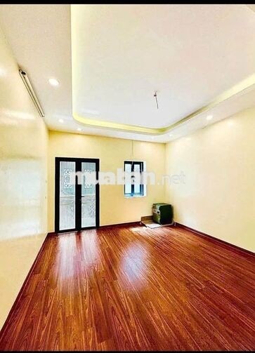 QUAN THỔ 3 – NHÀ 38M² x 3,5 TẦNG – 3PN – 2WC – NÓNG LẠNH, BẾP – 10TR