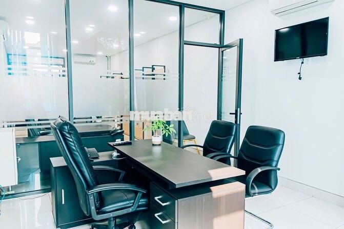 NHÀ ĐƯỜNG CÁCH MẠNG THÁNG 8 DIỆN TÍCH: 4X22M TRỆT 3 LẦU CHO THUÊ