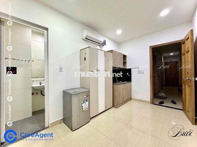 STUDIO CỬA SỔ TRỜI FULL NỘI THẤT NGAY HOÀ BÌNH- ĐẦM SEN -VHU 5P ĐI XE