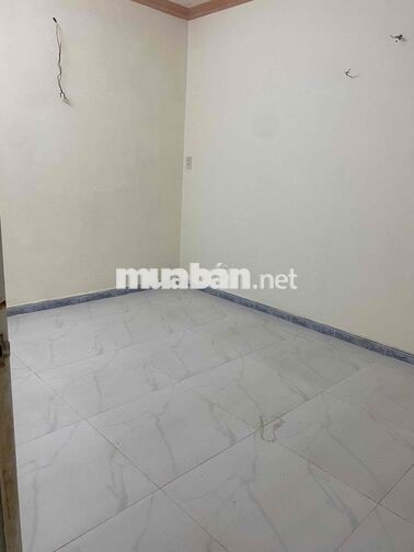 Nhà mặt trệt lửng 4*18; 3pn tiện kinh doanh có sân