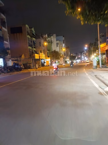 Mặt bằng mặt tiền Chu Văn An, P.26, 4x7m, riêng biệt, 10tr