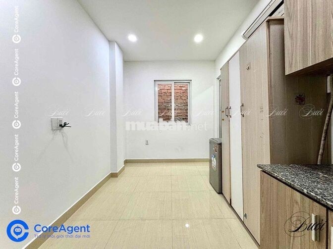 STUDIO CỬA SỔ TRỜI FULL NỘI THẤT NGAY HOÀ BÌNH- ĐẦM SEN -VHU 5P ĐI XE