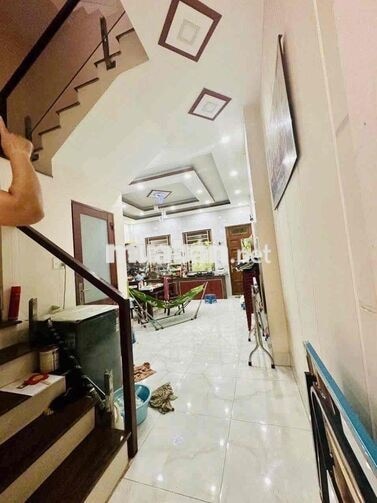 MẶT TIỀN KINH DOANH , VĂN PHÒNG , CÔNG TY , BÁN TRÚ. 5PN 6WC. SÂN RÔNG