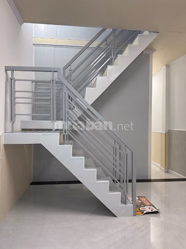 Chính chủ cần tiền gấp bán nhà cấp 3, ngay sân bay, gần chợ
