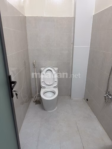 Chính chủ cần tiền gấp bán nhà cấp 3, ngay sân bay, gần chợ