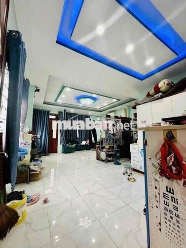 MẶT TIỀN KINH DOANH , VĂN PHÒNG , CÔNG TY , BÁN TRÚ. 5PN 6WC. SÂN RÔNG