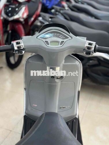 Piaggio Vespa GTS 2019-Led 2 tâng- Xám Lamborini.