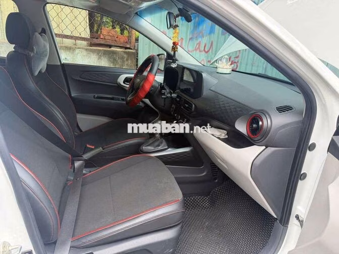 Hyundai i10 Sedan 2023 Tự động Trắng 50000 km