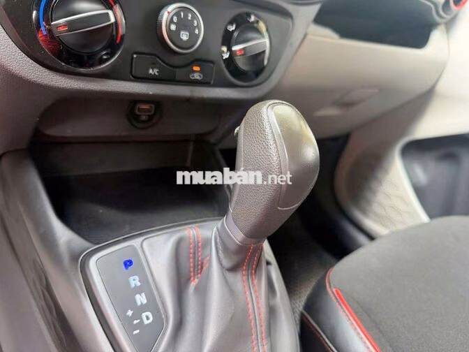Hyundai i10 Sedan 2023 Tự động Trắng 50000 km