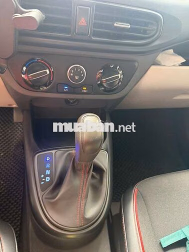 Hyundai i10 Sedan 2023 Tự động Trắng 50000 km