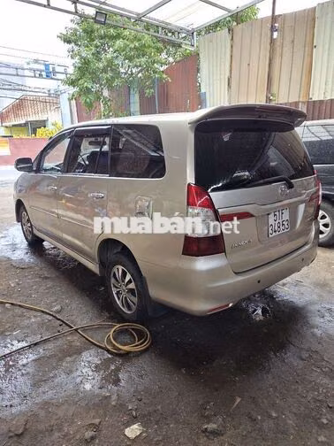 Toyota Innova 2.0E 2015 Vàng cát Số sàn
